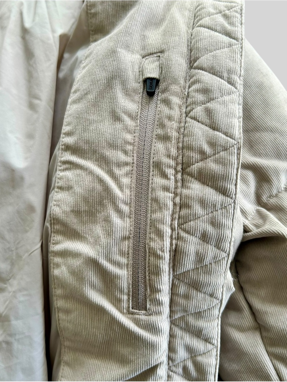 Vuori Carmel Corduroy Puffer Jacket Small S Cream Ivory RDS Down Cropped Zip Coa - Picture 7 of 11